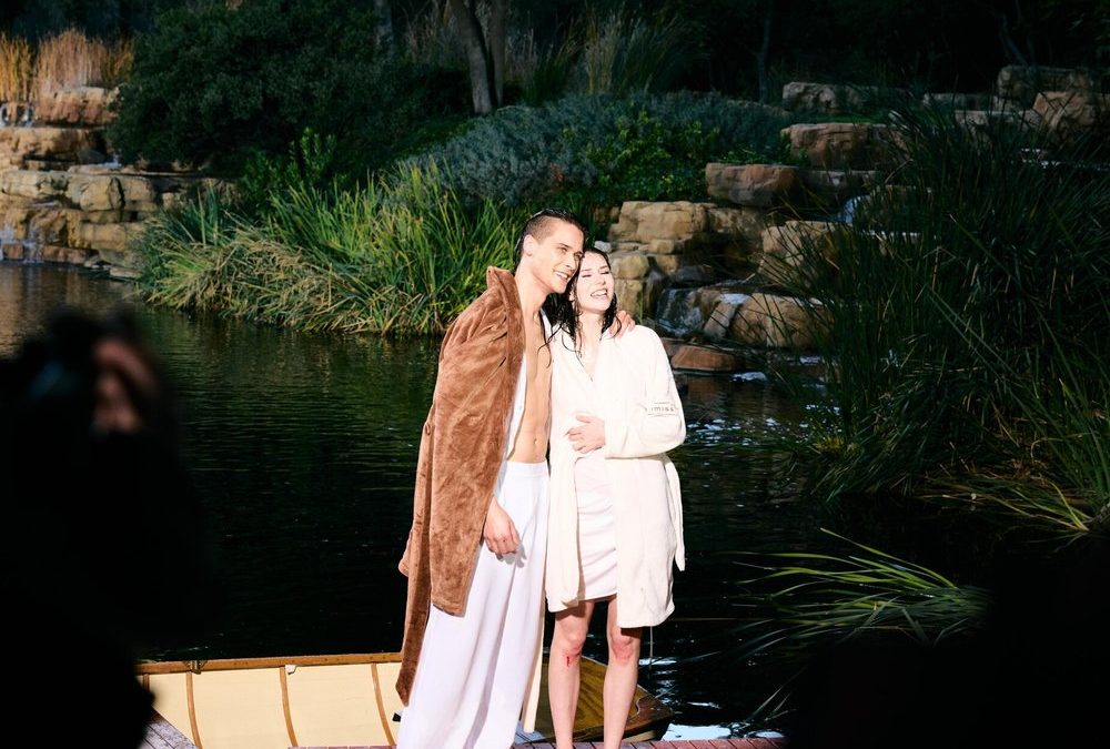 Erstes Model-Knistern beim Paar-Shooting von „GNTM“