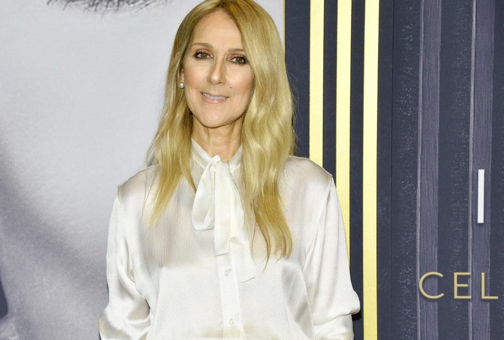 Plakate in Paris: Kehrt Céline Dion auf die Bühne zurück?