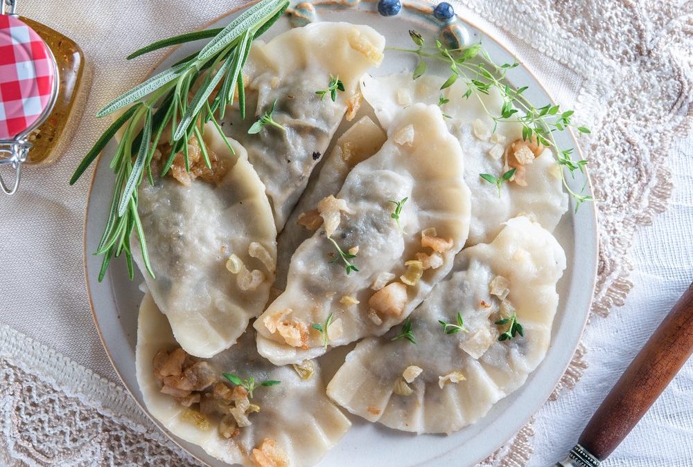 Piroggen mit Kohl-Pilz-Füllung