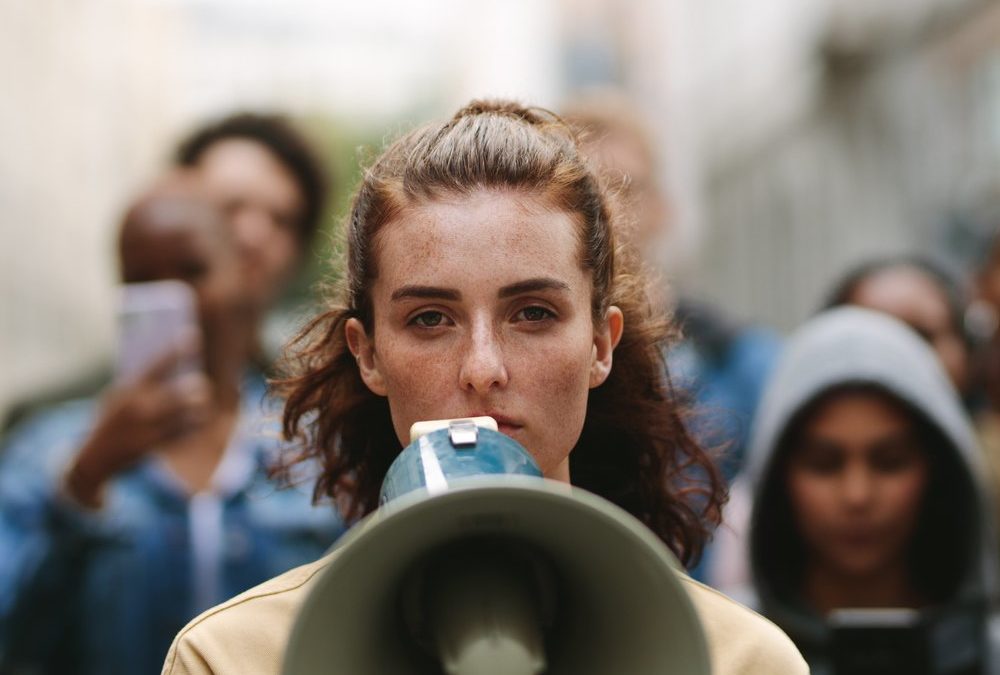 Wie Mikro-Aktivismus aus der Ohnmacht helfen kann