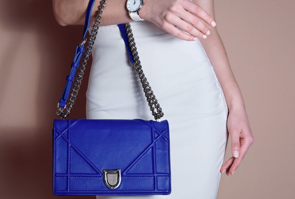 Kobaltblau: Diese Farbe macht Accessoires zum Hingucker