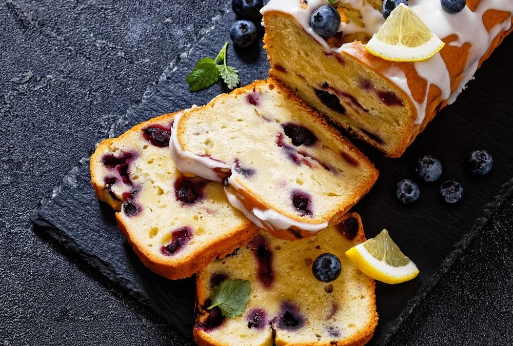 Heidelbeer-Zitronen-Kastenkuchen mit Glasur