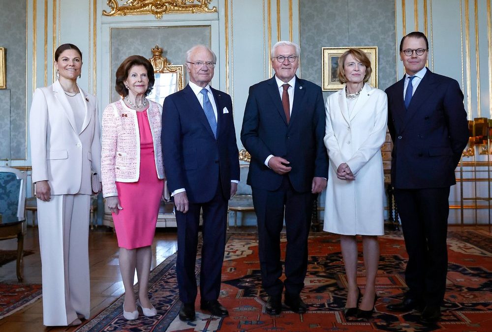Frank-Walter Steinmeier stattet König Carl XVI. feierlichen Besuch ab