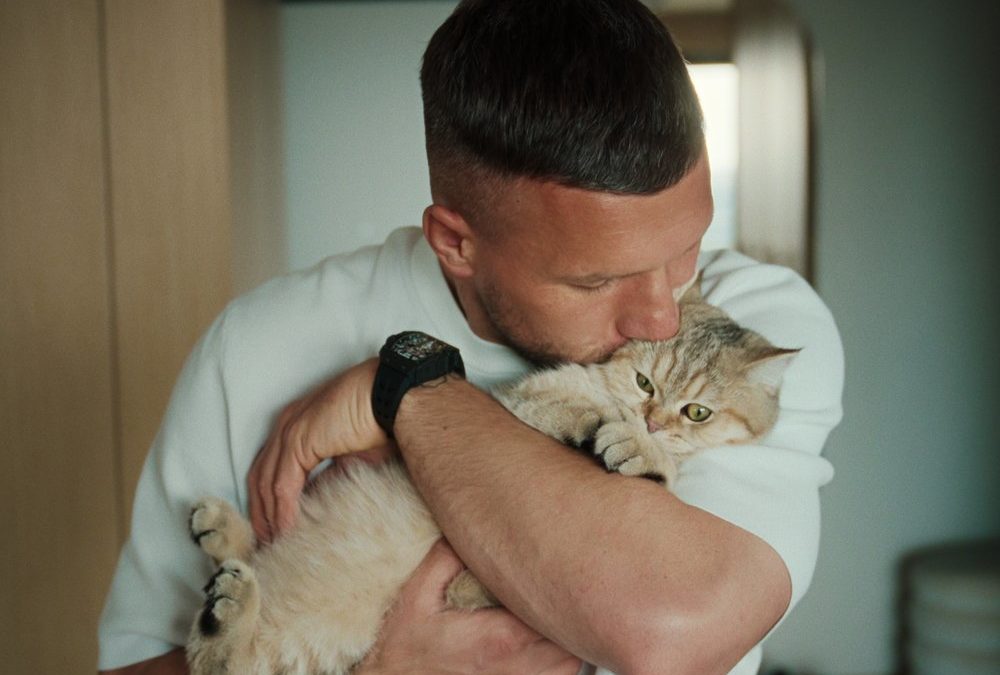 Netflix-Doku über Lukas Podolski: Das verrät der Trailer zu „Poldi“