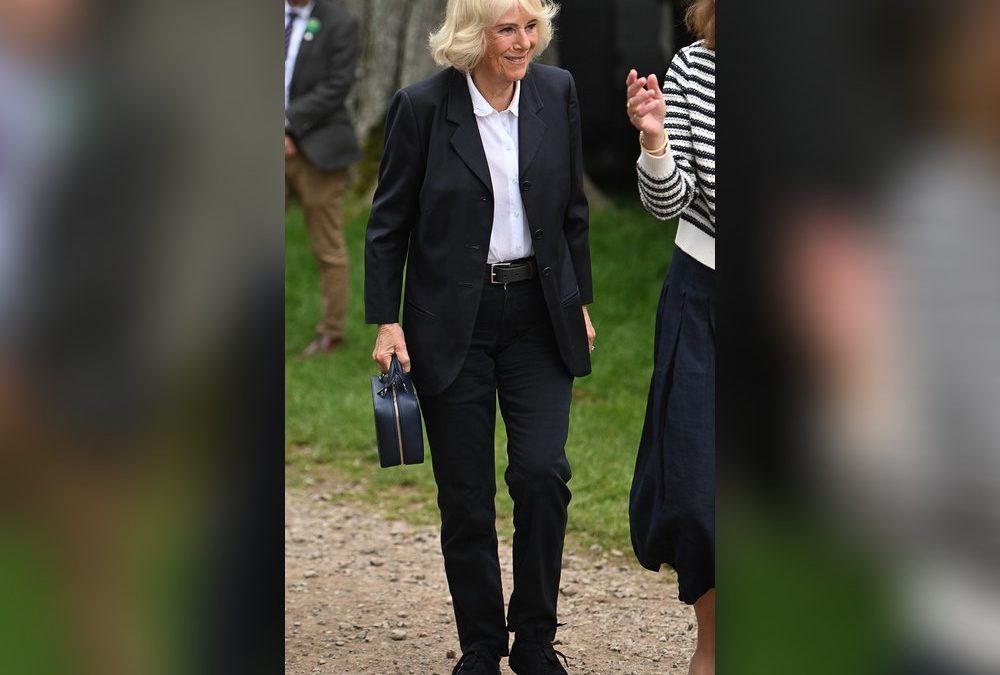 Königin Camilla bricht Stilregel: Statt Kleid trägt sie Hosenanzug