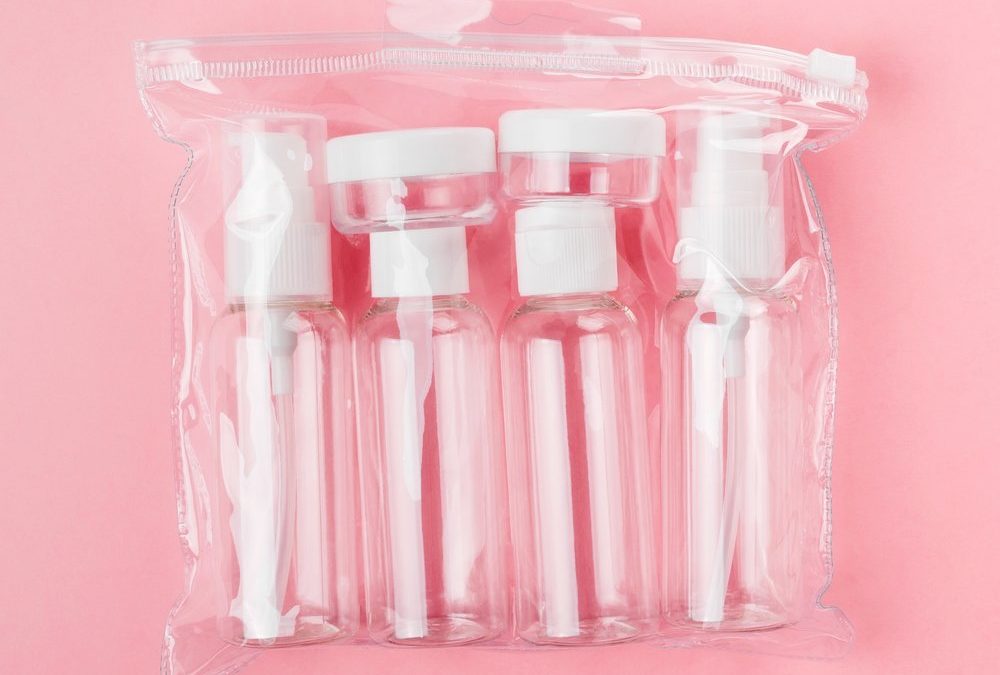 Platzsparende Beauty-Essentials fürs Handgepäck