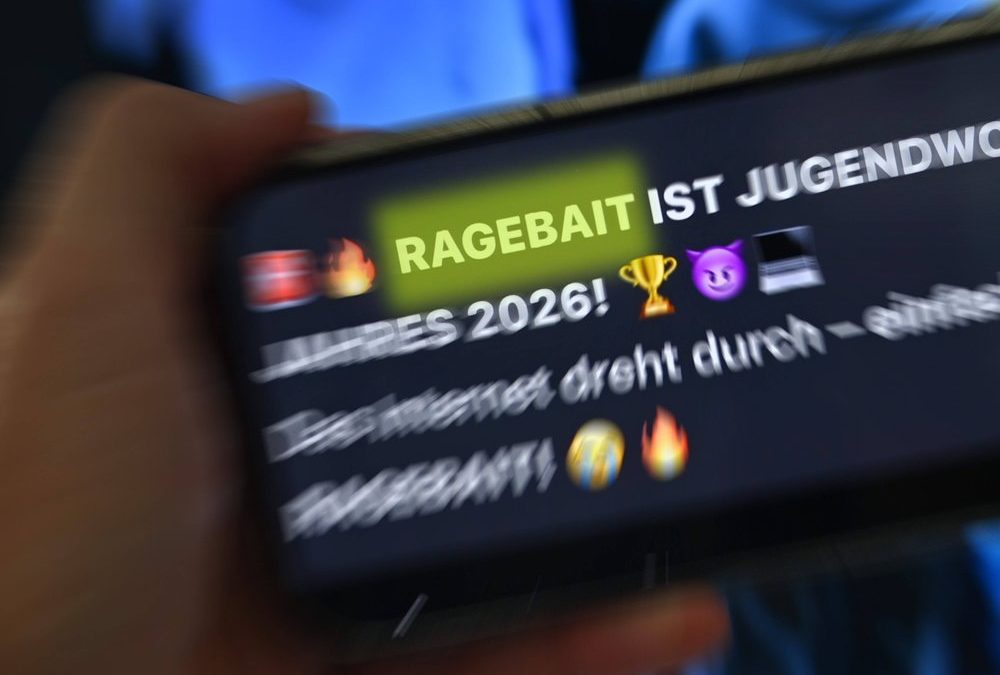 Susanne Daubner verkündet Jugendwort 2026 mit viel Humor
