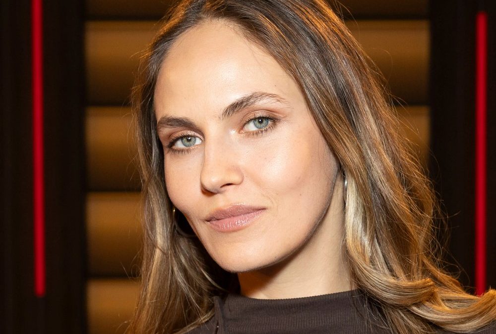 „Kleines Geheimnis“: Elena Carrière schon seit über einem Jahr verlobt