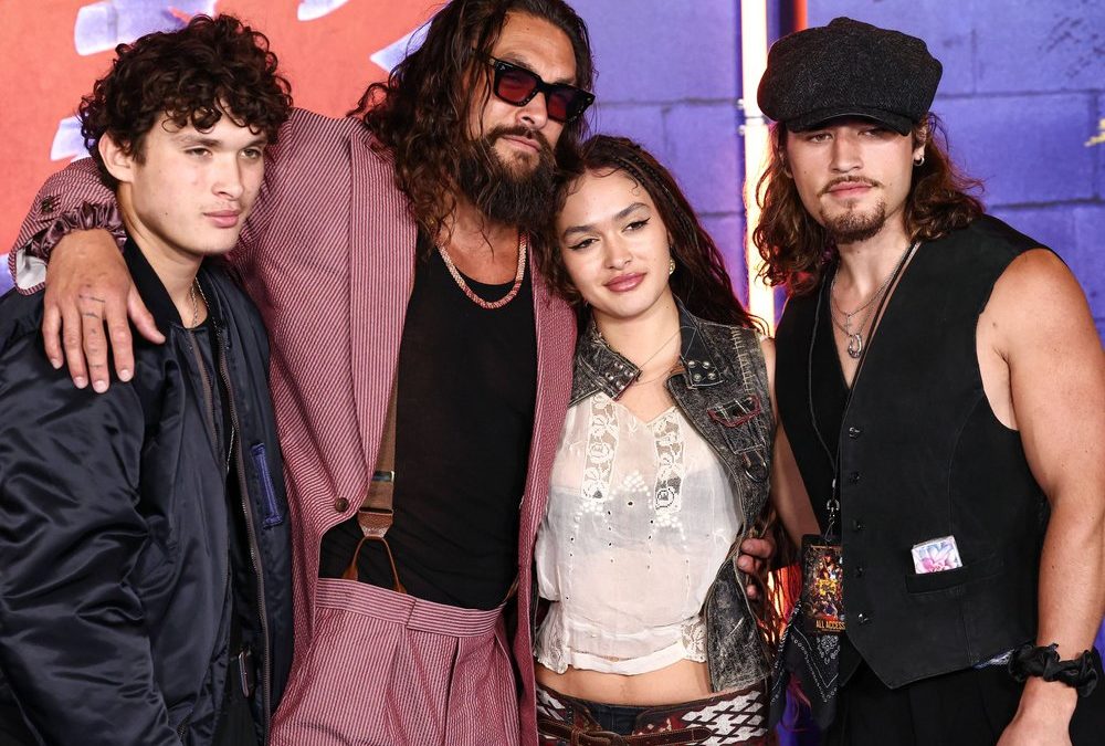 Jason Momoa erscheint mit seinen Kindern zur „Street Fighter“-Premiere