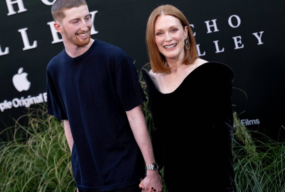 Julianne Moore jubelt über die Hochzeit ihres Sohnes Caleb