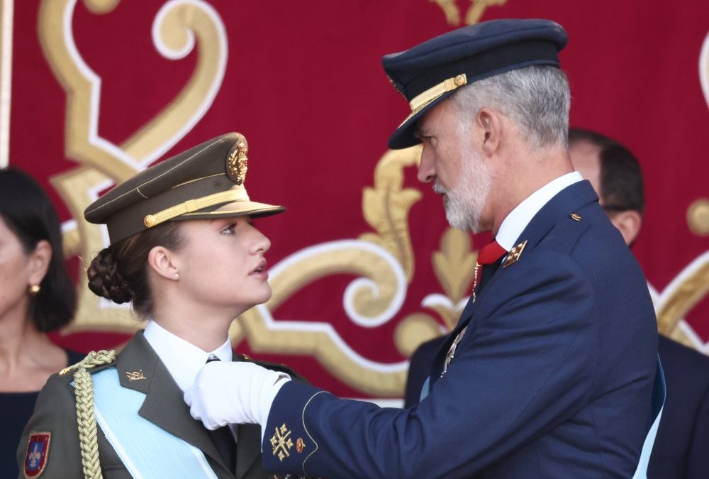 Prinzessin Leonor verliert Orden: Vater Felipe ist zur Stelle