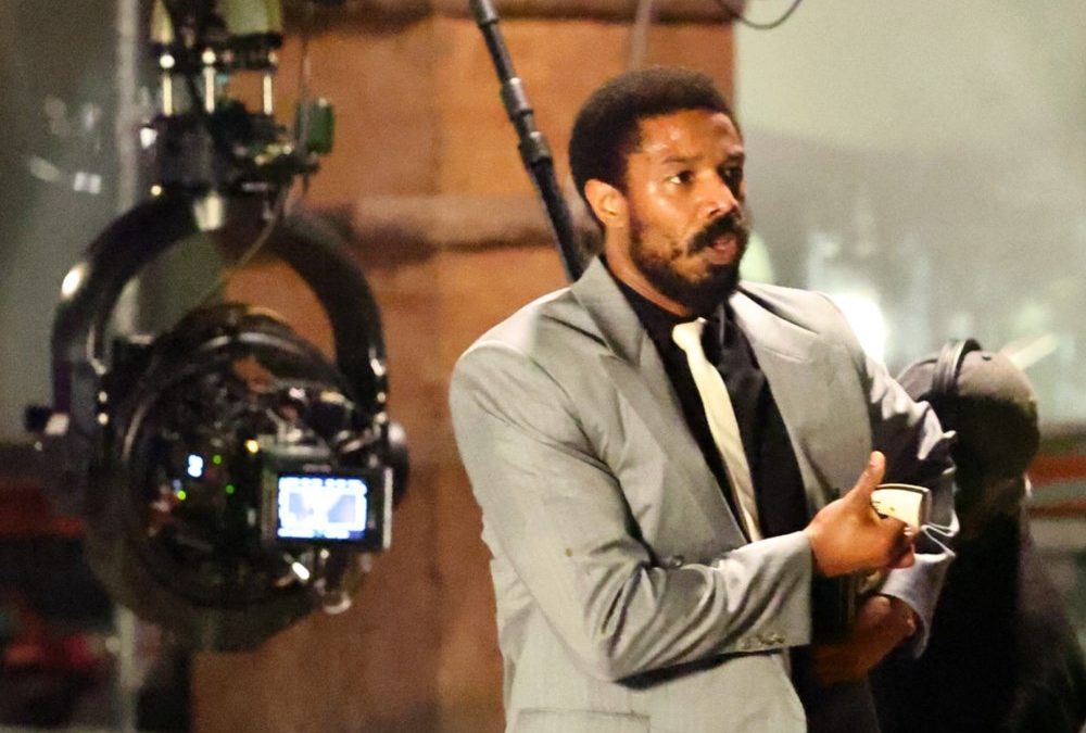 Erste Bilder: Michael B. Jordan als Tubbs am „Miami Vice ’85“-Set